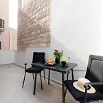 Makris No 4