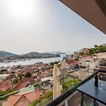 Apartment Makris No 4 *