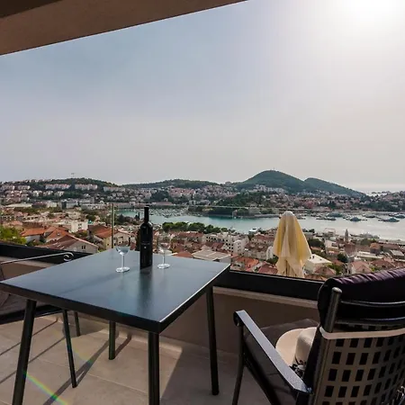 Makris No 4 Apartment