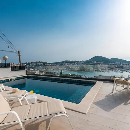 Makris No 4 Lejlighed