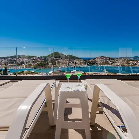 Makris No 4 Apartment
