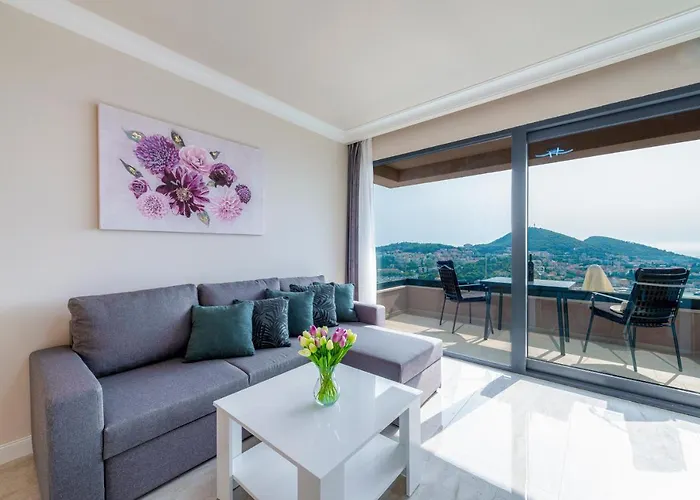 Apartment Makris No 4 *