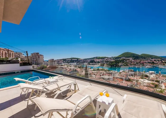 Apartment Makris No 4 *