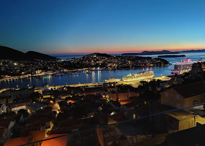 Apartment Makris No 4 *